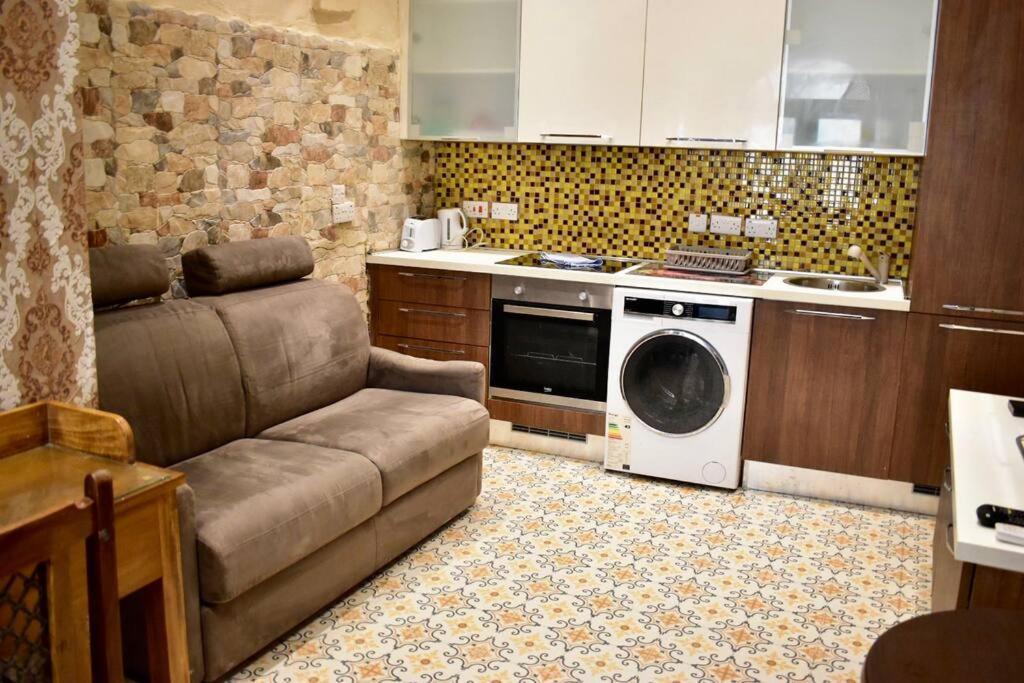 City Centre Pied-A-Terre Near Food Market And Walking Distance To Bus Terminus Valletta Buitenkant foto