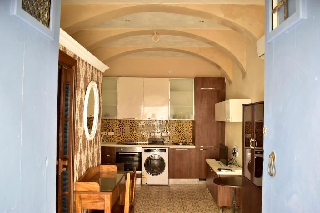 City Centre Pied-A-Terre Near Food Market And Walking Distance To Bus Terminus Valletta Buitenkant foto