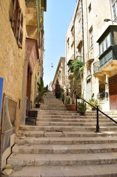 City Centre Pied-A-Terre Near Food Market And Walking Distance To Bus Terminus Valletta Buitenkant foto